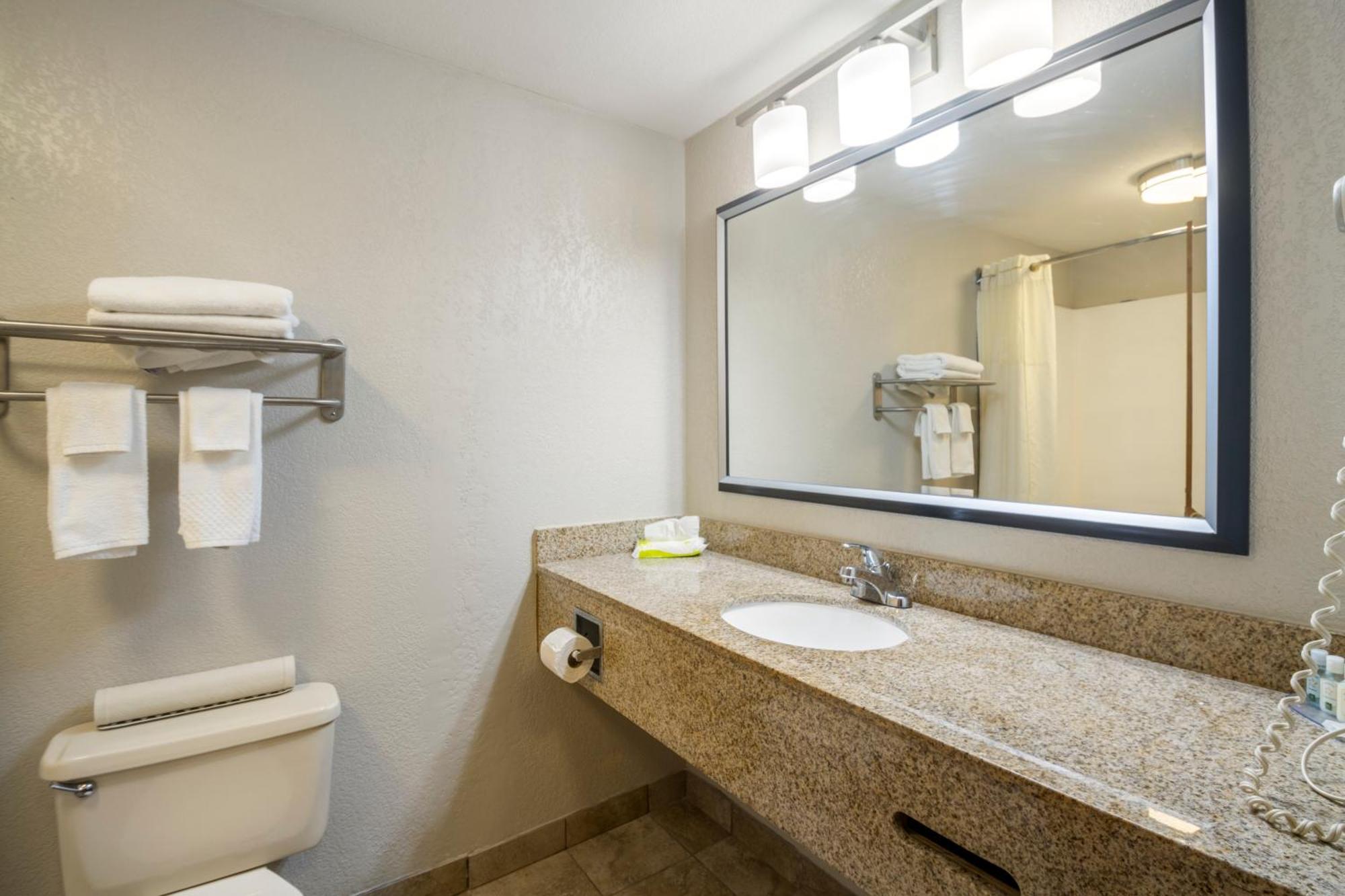Quality Suites Hickory South Buitenkant foto