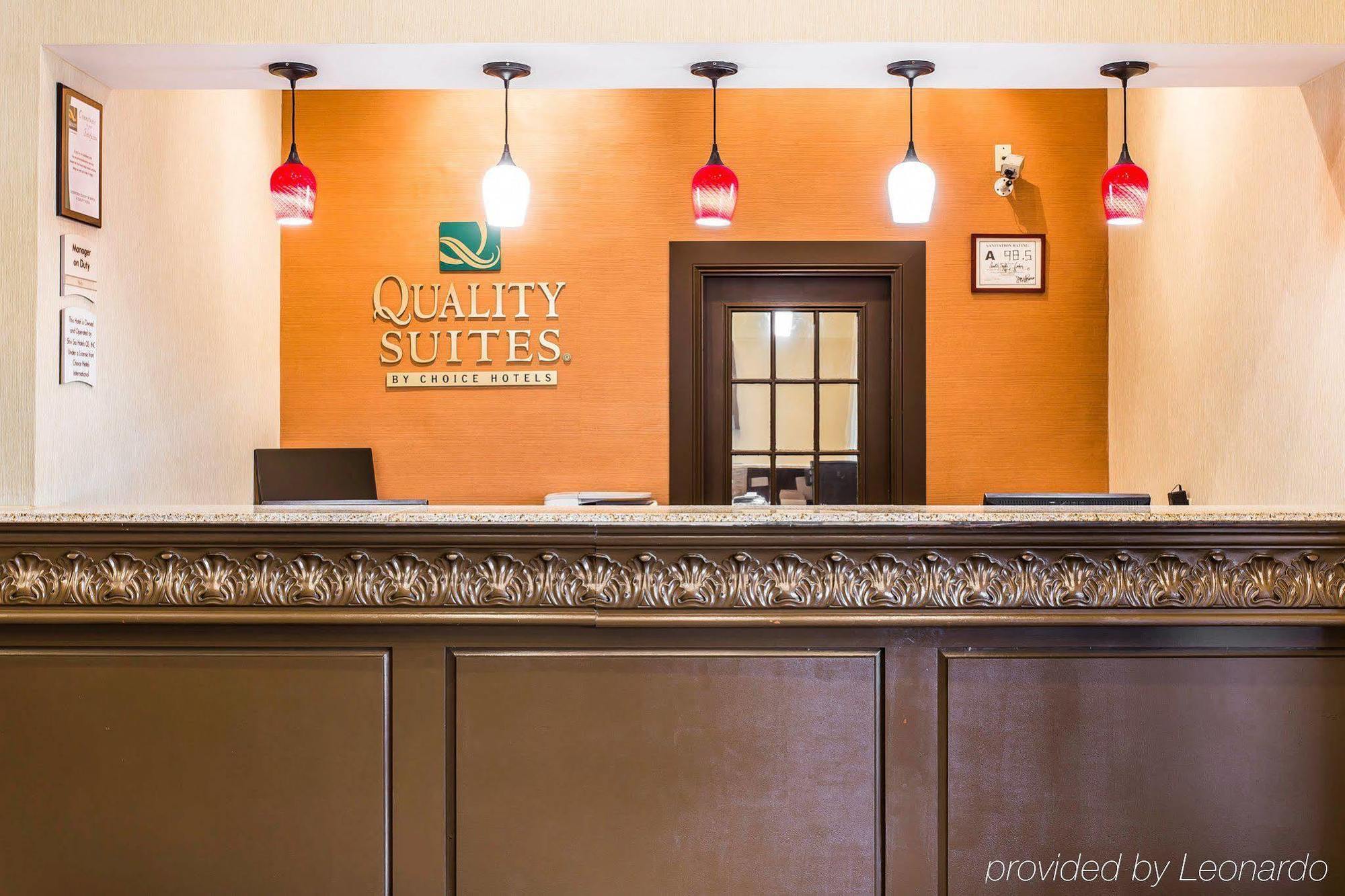 Quality Suites Convention Center - Hickory Buitenkant foto