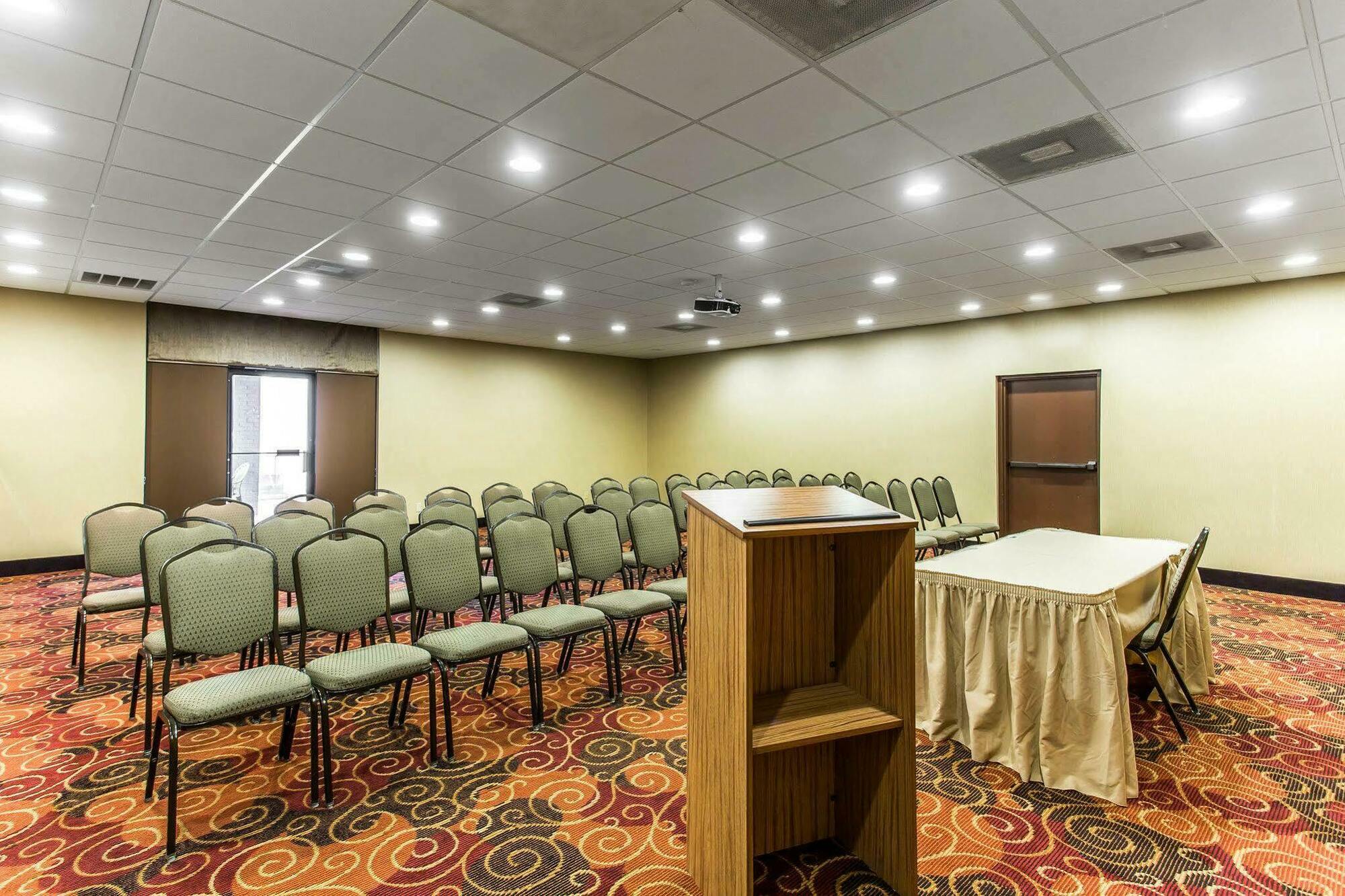Quality Suites Convention Center - Hickory Buitenkant foto